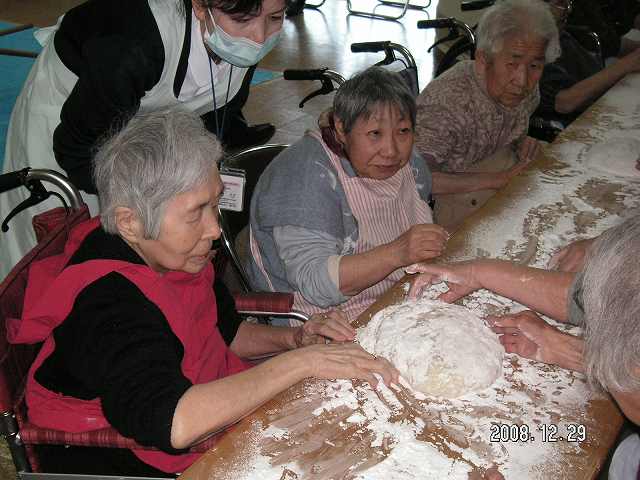 餅つき大会(日の出紫苑)